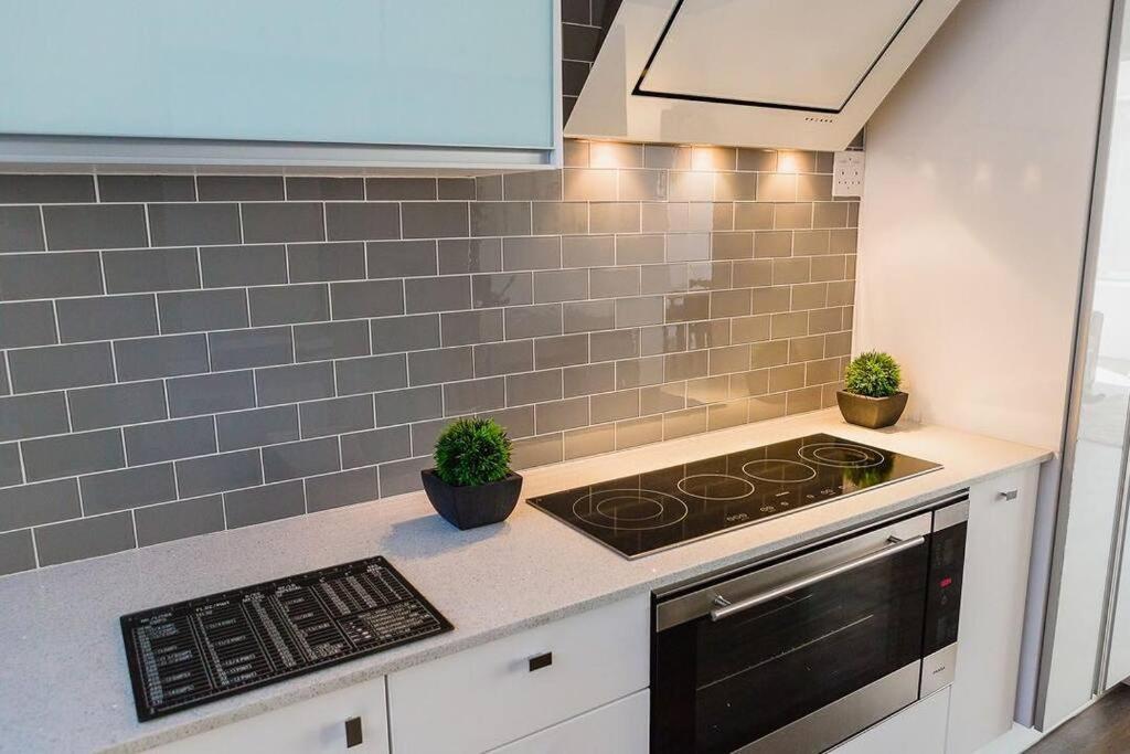Modern Apartment, Centrally Located In Sea Point Apartment Cape Town